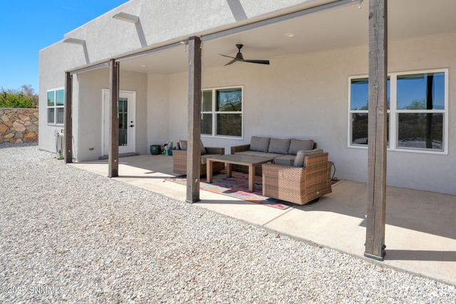8275 Pissarro Drive, Las Cruces, NM 88007