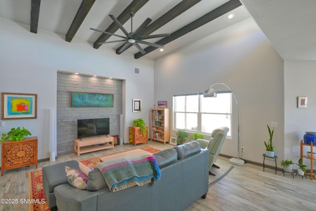 8275 Pissarro Drive, Las Cruces, NM 88007