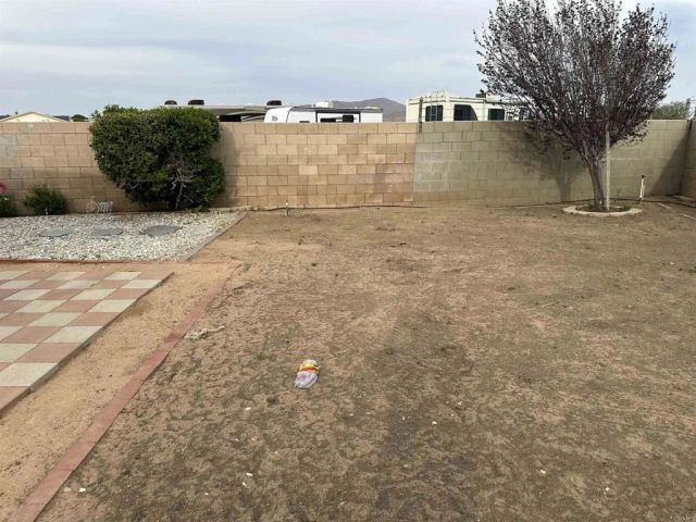 22241 Nisqually SPC 67, Apple Valley, CA 92308