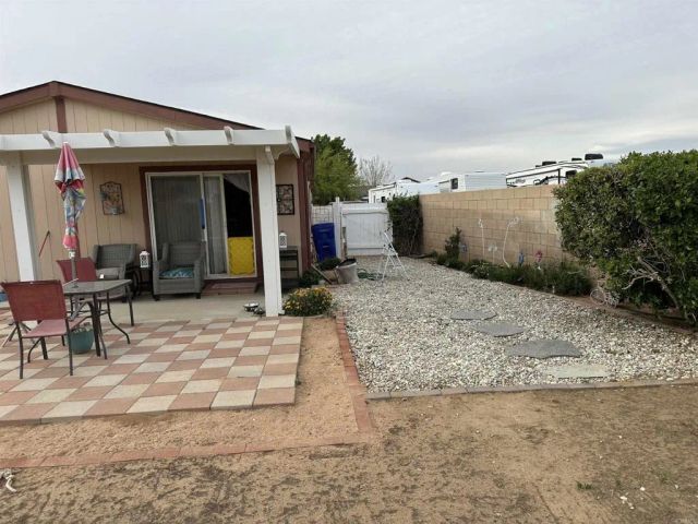 22241 Nisqually SPC 67, Apple Valley, CA 92308
