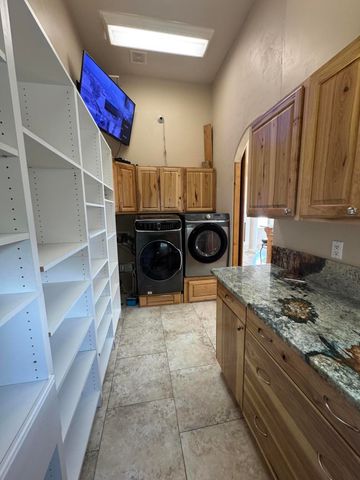 6813 Nagoya Road NE, Rio Rancho, NM 87144