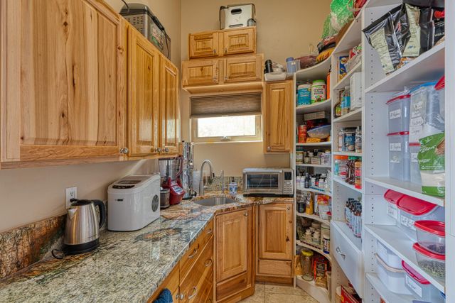 6813 Nagoya Road NE, Rio Rancho, NM 87144