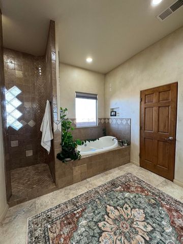 6813 Nagoya Road NE, Rio Rancho, NM 87144