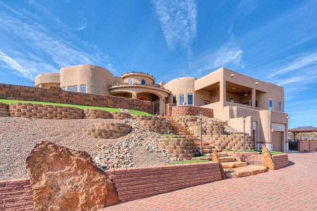 6813 Nagoya Road NE, Rio Rancho, NM 87144