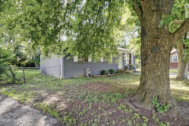 5405 Thunder Ct, Louisville, KY 40272