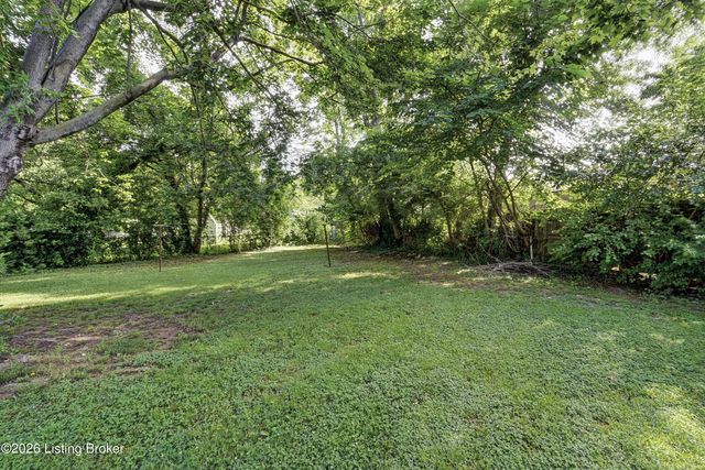 5405 Thunder Ct, Louisville, KY 40272