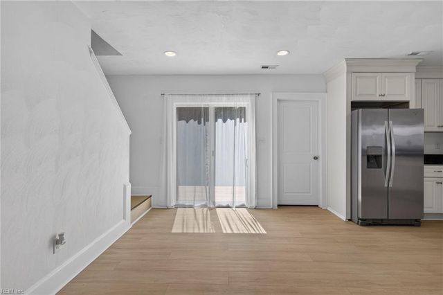 3821 Essex CIR, Norfolk, VA 23513