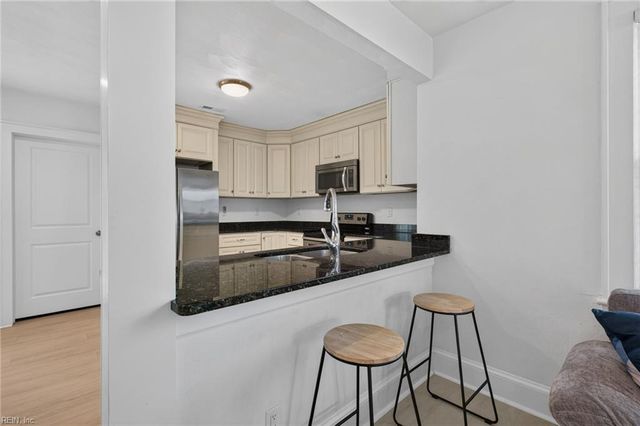 3821 Essex CIR, Norfolk, VA 23513