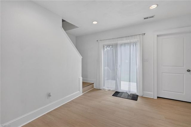 3821 Essex CIR, Norfolk, VA 23513