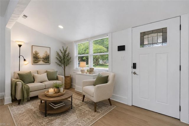 3821 Essex CIR, Norfolk, VA 23513