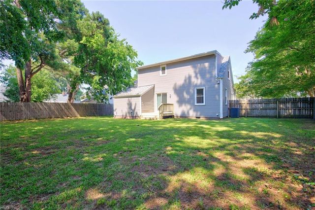 3821 Essex CIR, Norfolk, VA 23513