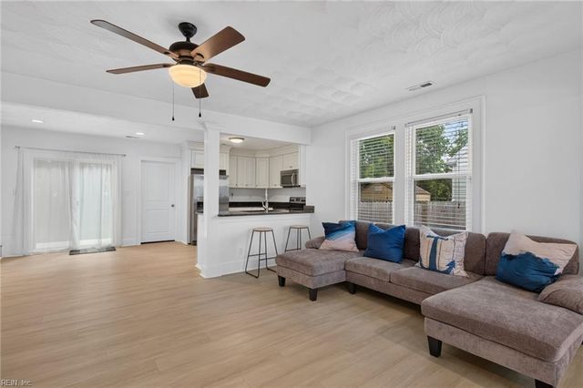 3821 Essex CIR, Norfolk, VA 23513