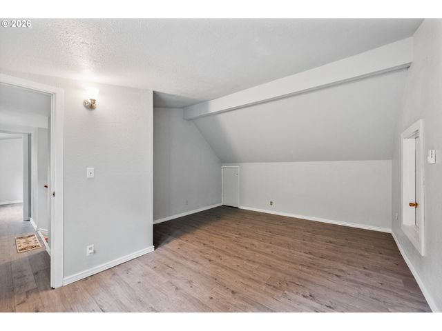 2337 W CASTLEMAN St, Longview, WA 98632