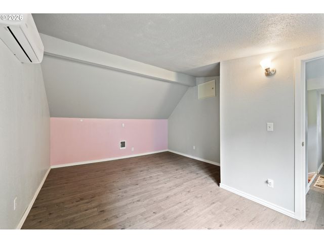 2337 W CASTLEMAN St, Longview, WA 98632