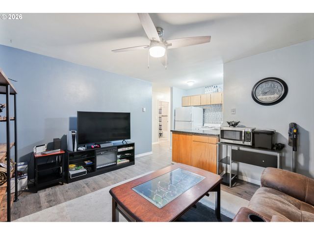 2337 W CASTLEMAN St, Longview, WA 98632