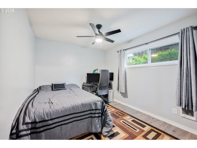 2337 W CASTLEMAN St, Longview, WA 98632