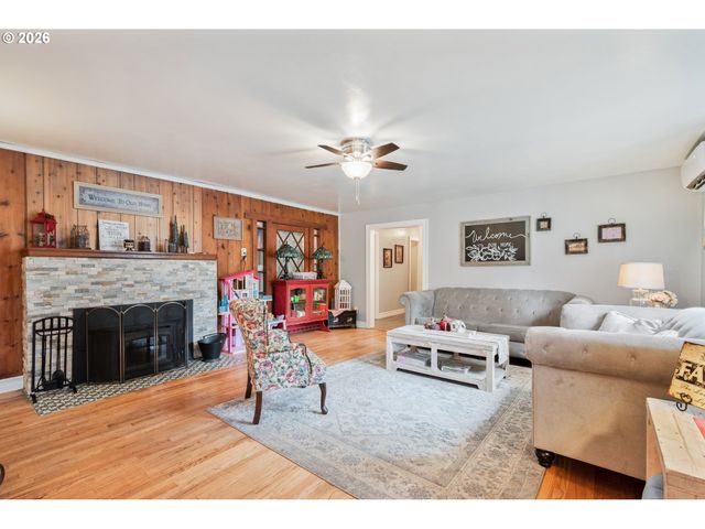 2337 W CASTLEMAN St, Longview, WA 98632