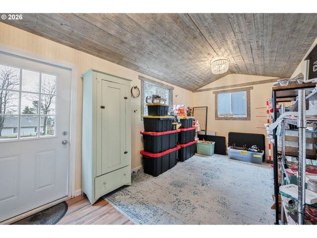 2337 W CASTLEMAN St, Longview, WA 98632