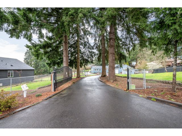 2337 W CASTLEMAN St, Longview, WA 98632