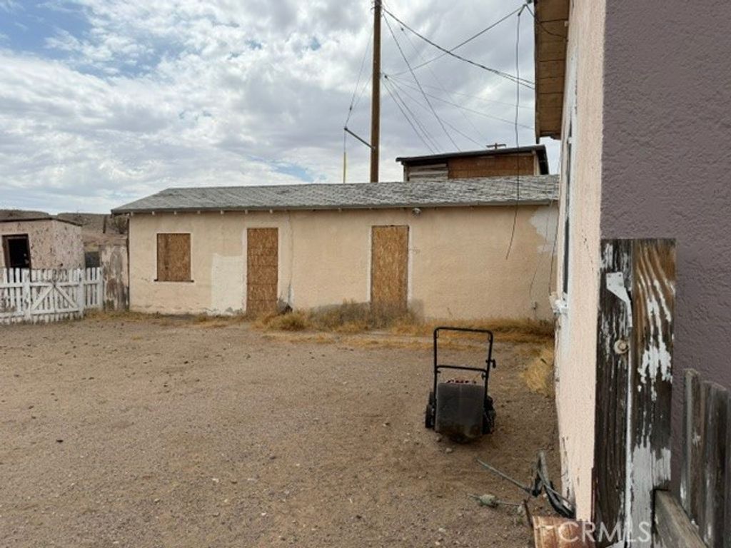 Image 29 of property listing at 313 Desnok, Needles, CA 92363