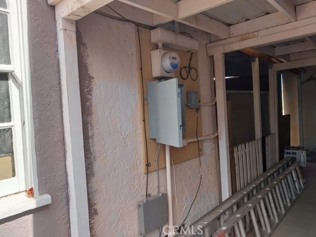 Image 36 of property listing at 313 Desnok, Needles, CA 92363