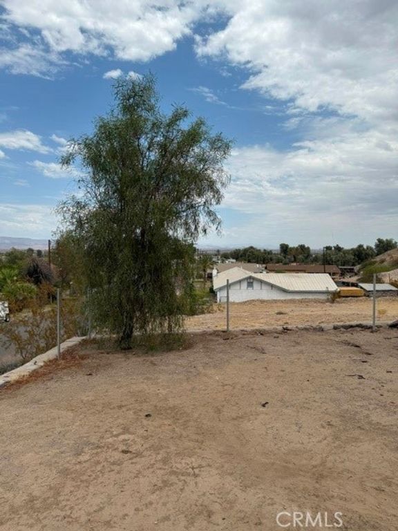 Image 7 of property listing at 313 Desnok, Needles, CA 92363