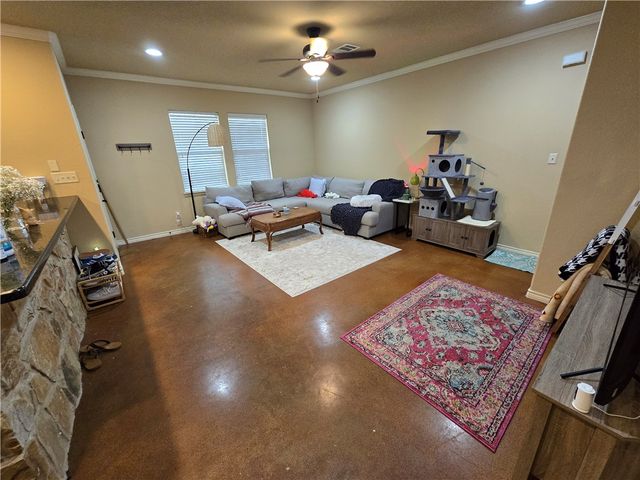 403 Momma Bear Drive, College Station, TX 77845