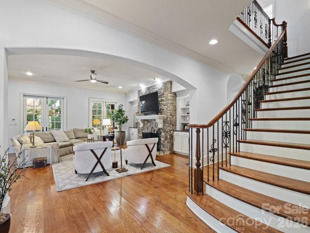 229 Wrenwood Lane, Charlotte, NC 28211