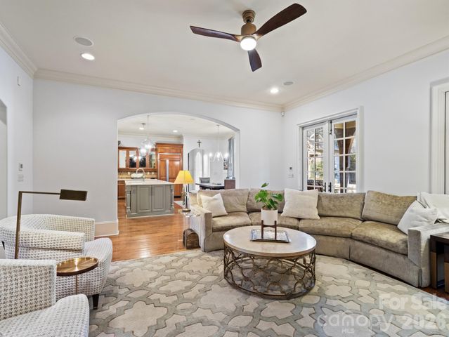 229 Wrenwood Lane, Charlotte, NC 28211