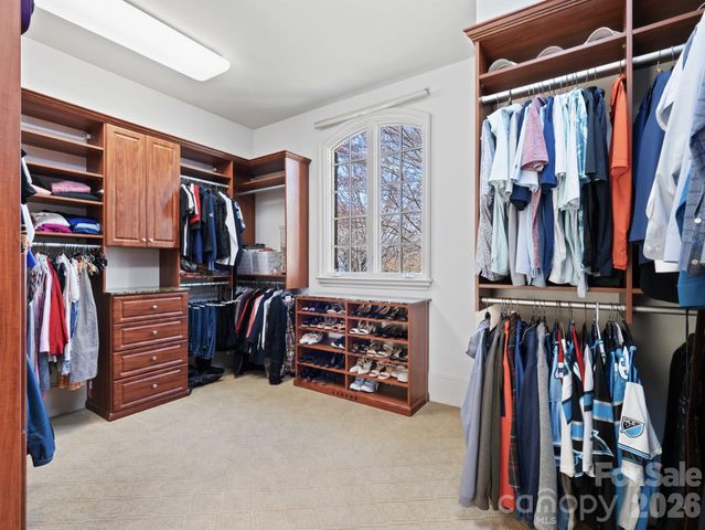 229 Wrenwood Lane, Charlotte, NC 28211