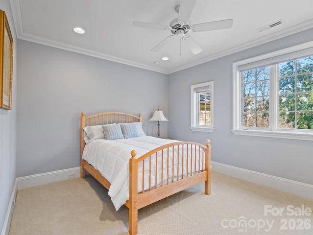 229 Wrenwood Lane, Charlotte, NC 28211