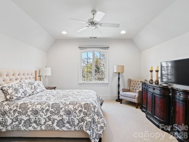 229 Wrenwood Lane, Charlotte, NC 28211