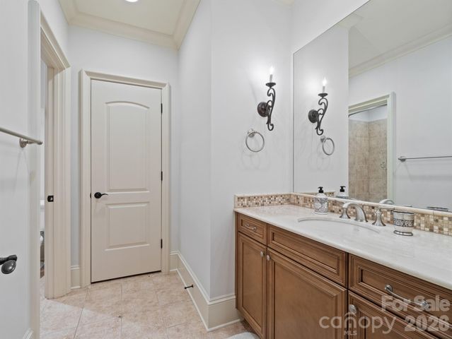 229 Wrenwood Lane, Charlotte, NC 28211