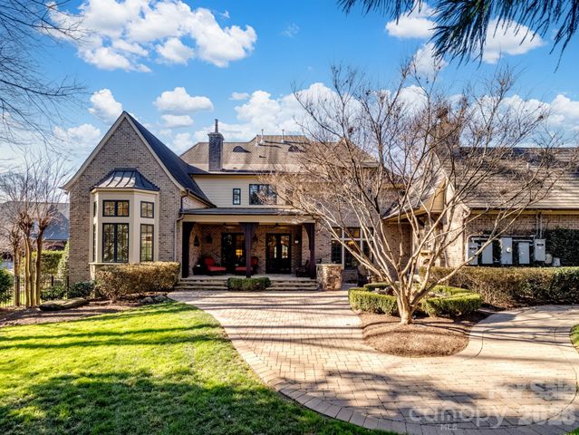 229 Wrenwood Lane, Charlotte, NC 28211