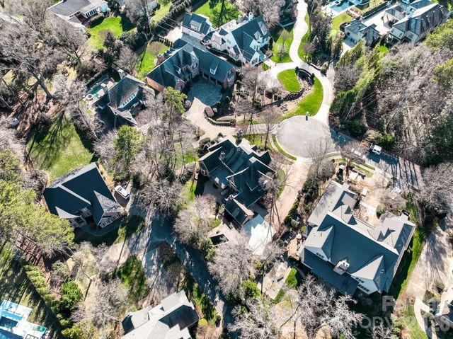 229 Wrenwood Lane, Charlotte, NC 28211