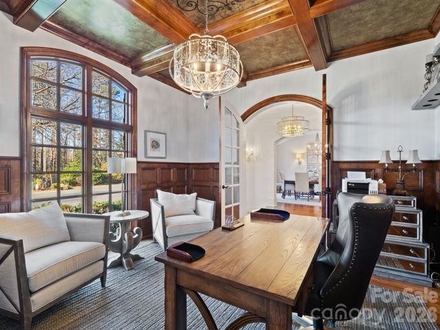 229 Wrenwood Lane, Charlotte, NC 28211