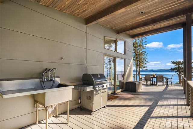 346 Thatcher Pass Rd, Decatur Island, WA 98221
