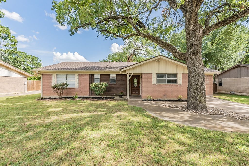 1708 Lanice Avenue, Bridgeport, TX 76426