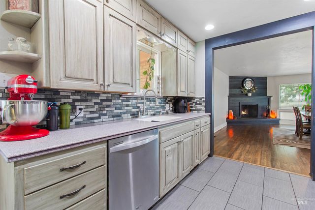 1968 Falls Ave E, Twin Falls, ID 83301
