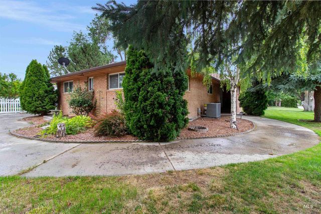 1968 Falls Ave E, Twin Falls, ID 83301