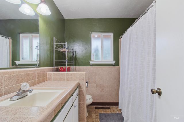 1968 Falls Ave E, Twin Falls, ID 83301