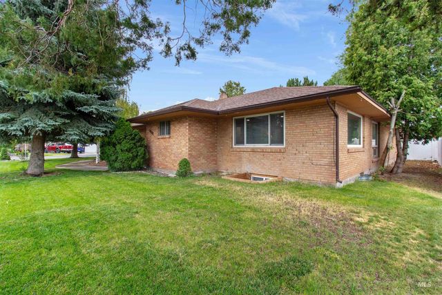 1968 Falls Ave E, Twin Falls, ID 83301