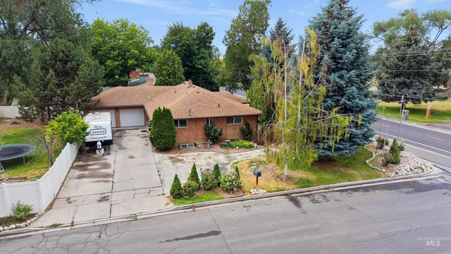 1968 Falls Ave E, Twin Falls, ID 83301