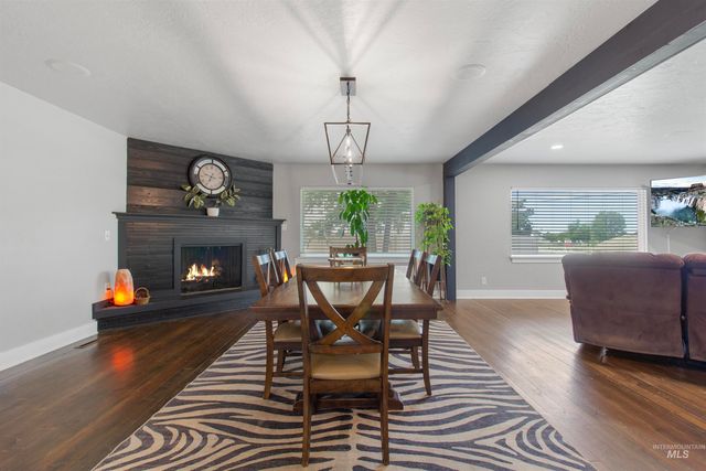 1968 Falls Ave E, Twin Falls, ID 83301