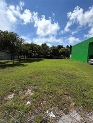 122 NW 22nd Avenue, Miami, FL 33125