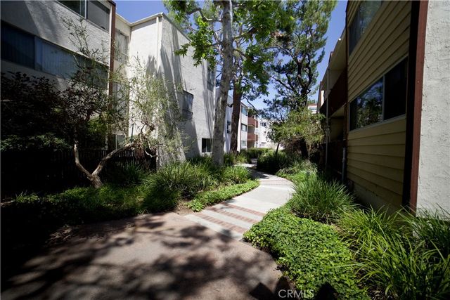 6050 Canterbury Drive F108, Culver City, CA 90230