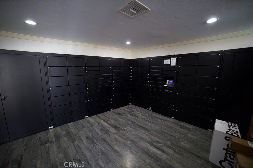 Image 14 of property listing at 6050 Canterbury Drive F108, Culver City, CA 90230