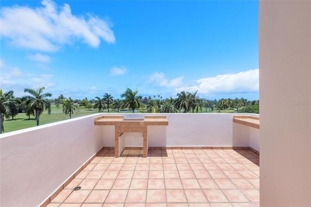 87 VILLAS DE GOLF ESTE, Dorado, PR 00646