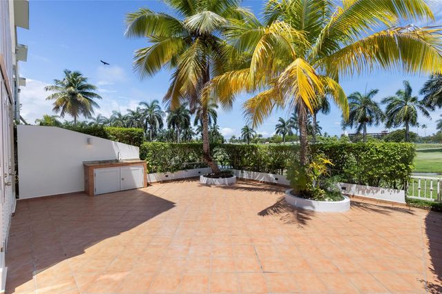 87 VILLAS DE GOLF ESTE, Dorado, PR 00646