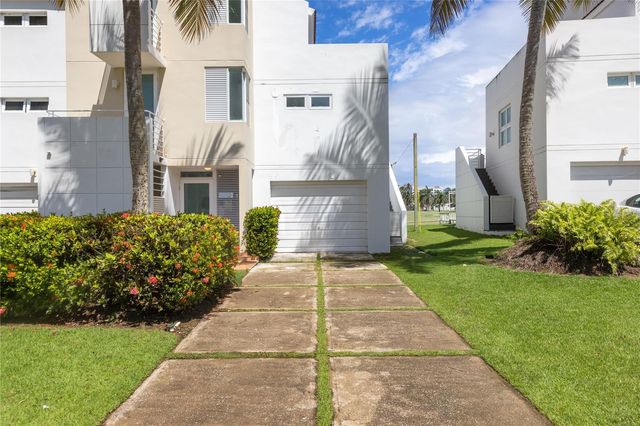 87 VILLAS DE GOLF ESTE, Dorado, PR 00646